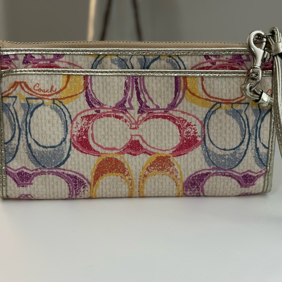 NWOT Coach Signature Hampton Wristlet - Picture 2 of 6